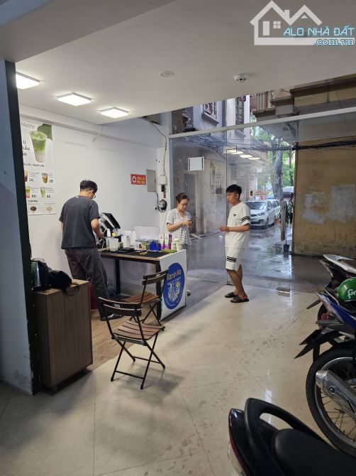 Cho thuê 1 phần tầng 1 số 85 Trần Quang Diệu - Hoàng Cầu. Phù hợp bán hàng onl, giá 2tr - 7