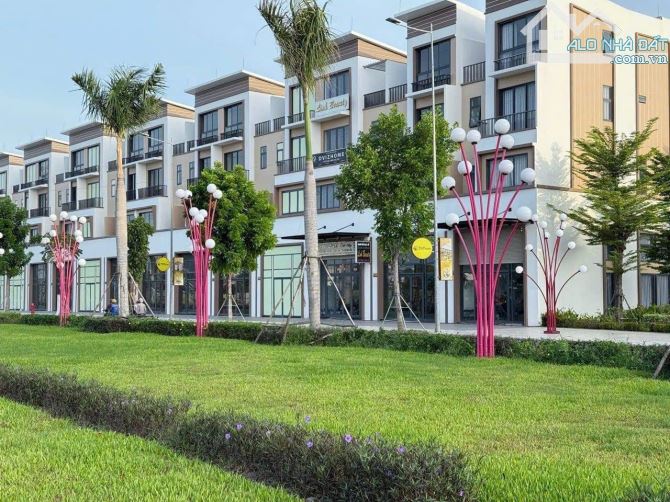 Bán gấp nhà T&T Long Hậu nhà 4 tầng 120m2 dãy LK65 giá rẻ hơn CĐT 500tr - 1