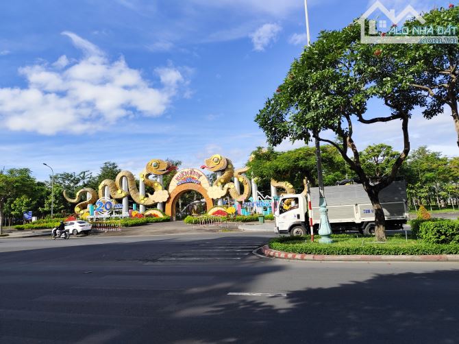 Bán Nhà  Mặt Tiền đường Hùng Vương Đối diện công viên TP Tuy hòa - 1