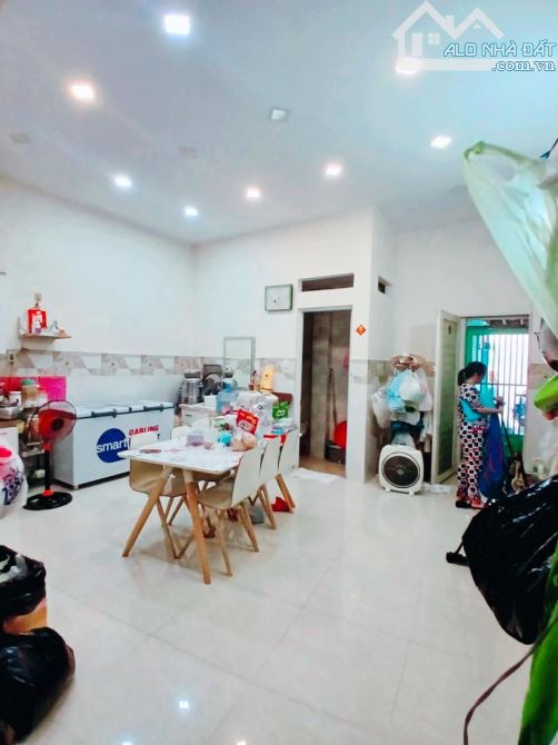 BÁN NHÀ ĐẸP SÁT MẶT TIỀN GẦN PHẠM VĂN CHÍ 4 TẦNG 90M2 NỞ HẬU 9M 4PN GIÁ 10.X TỶ - 1