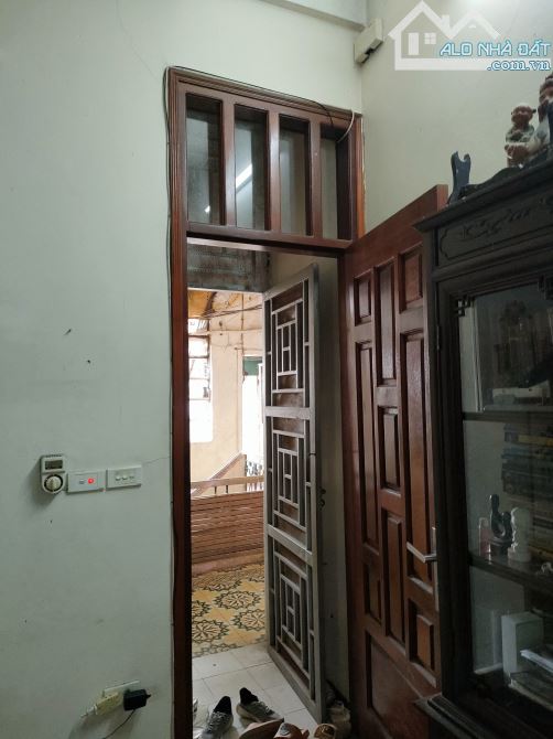 Bán gấp giá rẻ căn hộ tập thể, Giải Phóng 11m/50m, tầng1, mặt tiền 3.4m, 2.07 tỷ Hoàng Mai - 1