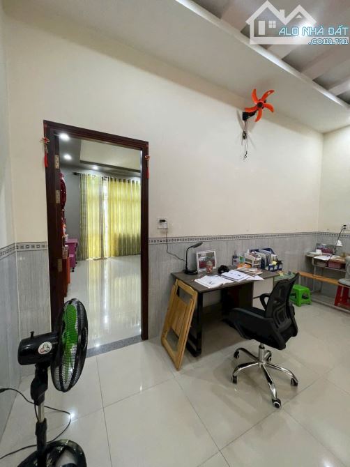 Bán nhà 1 trệt 2 lầu KDC Phú Gia 2, Trảng Dài, Biên Hòa, 97m2, giá 6 tỷ 200. - 1