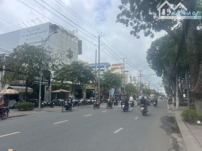 Bán nhà 1 trệt 1 lầu mặt tiền đuờng Ấp Bắc,gần nhà hàng Làng Việt,phuờng 5 tp Mỹ Tho - 1
