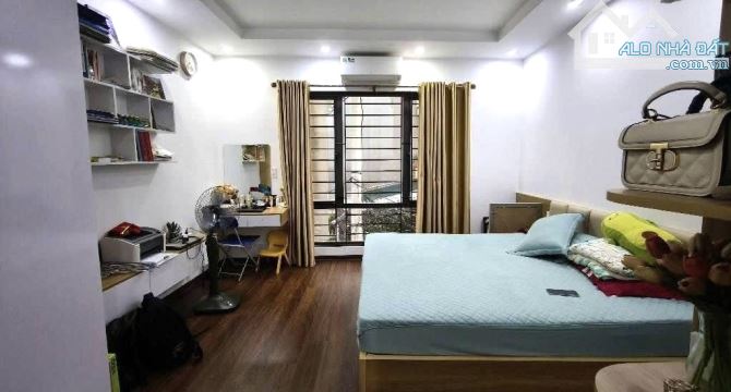 Nhà riêng gần Nguyễn Đức Cảnh 34m2, ở ngay, sổ nở hậu nhẹ- Hơn 6 tỷ - 1