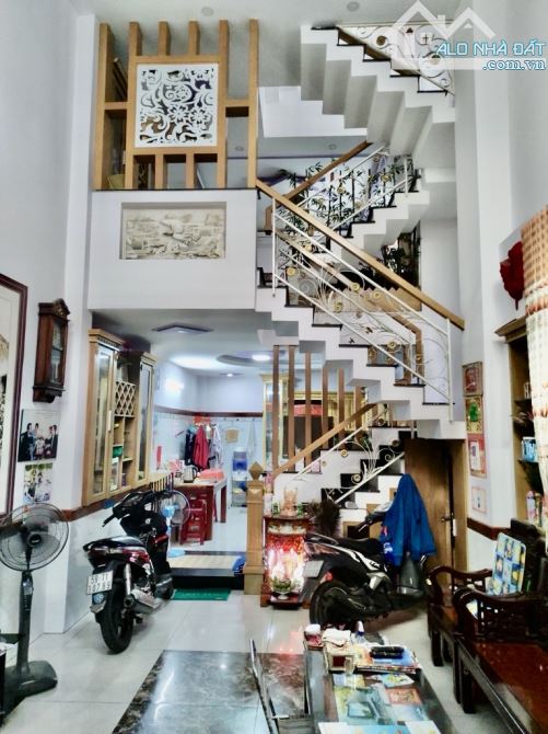 Bán nhà 6.8 tỷ, 65m², Quang Trung kế Emart, 5 tầng lô góc, hẻm xe hơi. - 1