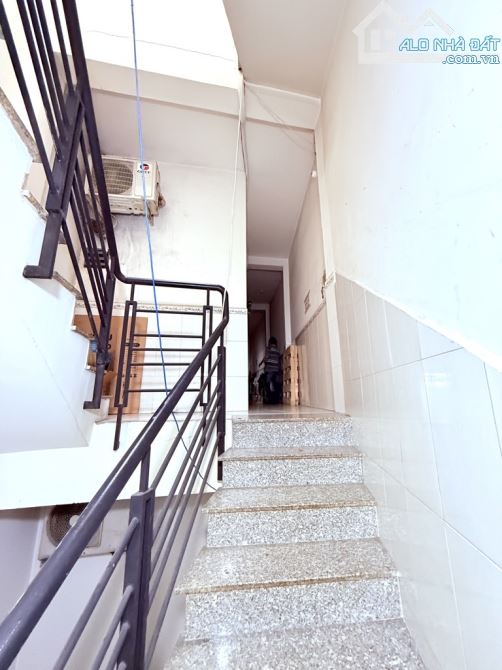 BÁN NHÀ GẦN THÀNH THÁI-Q10 -60M2- 4 TẦNG- 8 PHÒNG-DT 25TR/THÁNG - 1