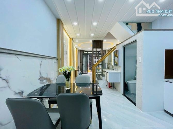 Bán nhà Xuân Thuỷ, nhà đẹp, ở ngay, 2 mặt thoáng, cách ô tô 40m, 42m2, 10.x tỷ - 1