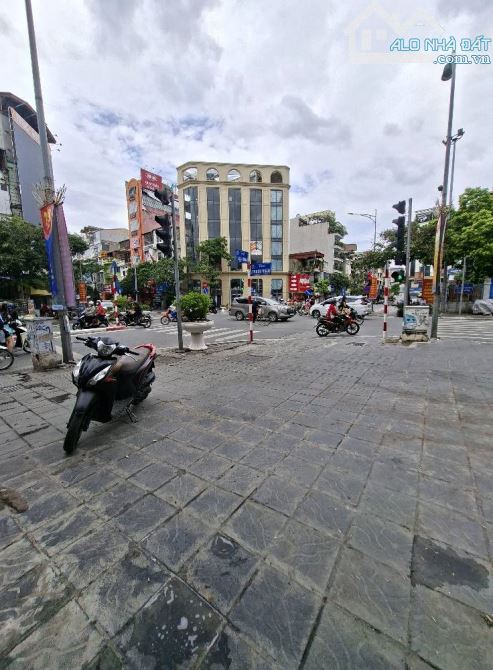 MP Bạch Mai ngã tư Lê Thanh Nghị 91m² 3 tầng MT6m giá chỉ 41.8tỷ sổ đỏ vuông vỉa hè 10m - 1
