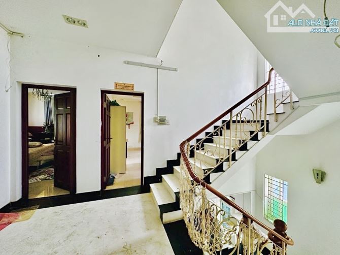 BIỆT THỰ 3 TẦNG - 300M2 - GARA OTO - NGAY HOÀNG HOA THÁM - NGUYỄN VĂN ĐẬU - 1