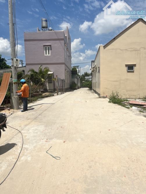 NHÀ MỚI 4 TẦNG ĐẸP LUNG LINH – NGAY CHỢ ĐẦU MỐI HÓC MÔN - NGUYỄN THỊ SÓC - 5x17M 6 TỶ HƠN - 1