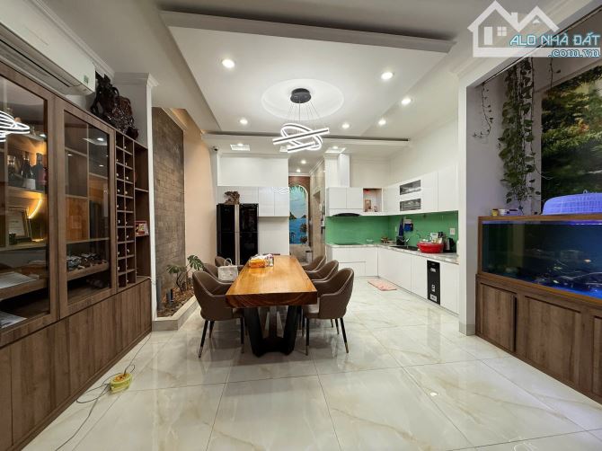 nhà đẹp 5 tầng có thang máy hẻm bạch đằng gần biển ngay tttp nha trang. - 1