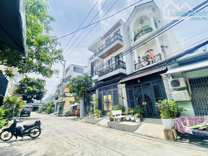 NHÀ PHỐ SIÊU ĐẸP – CẠNH KHU PHÂN LÔ SAVIMEX – ĐƯỜNG 8M, OTO NGỦ TRONG NHÀ - 1