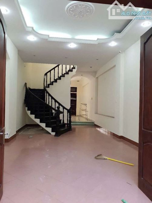 CHo thuê nhà mặt tiền đường Lê quag định 4,6x31m 2L - 1