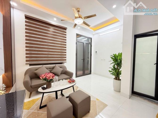 BÁN NHÀ KIM GIANG, 3 BƯỚC RA PHỐ, Ô TÔ ĐỖ GẦN, DT 25M2, GIÁ 5.9 TỶ - 1
