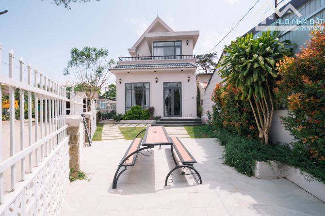 Bán biệt thự triệu đô nằm ngay trung tâm cách Hồ Xuân Hương chỉ 100m - 1