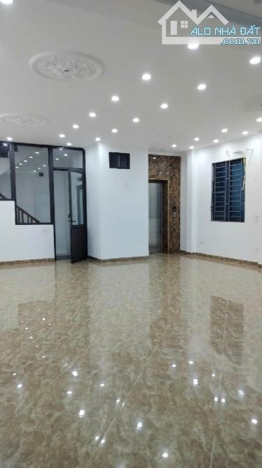Bán nhà mặt phố Bờ sông Tựu Liệt, DT 90 m2, 4 tầng thang máy, ở & KD luôn! - 1