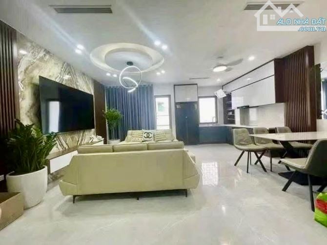 15 TRIỆU 🌟 CHO THUÊ NHÀ NGUYÊN CĂN 50M2 6 TẦNG PHỐ ĐÀM QUANG TRUNG – LONG BIÊN - 1
