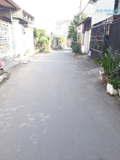 Bán lô đất DT 70m2, đường xe hơi, sổ riêng thổ cư, 2 tỷ 3, kp1 phường Tân Hiệp - 1