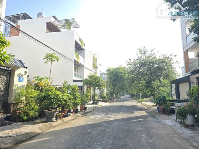 13,5 tỷ TL, Đất mặt tiền ngay Trương Văn Bang, UBND Tp Thủ Đức 5,7x17,5 CN 100m2 - 1