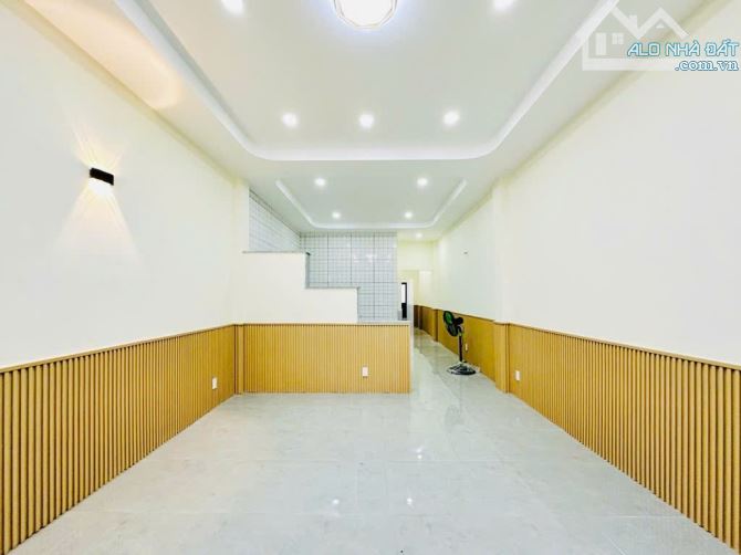 Bán Nhà Gần Chợ Gò Vấp ! - 36m2 (4 x 9m) - Hẻm Ôtô Thông - Giá chỉ 3 tỷ hơn - 1