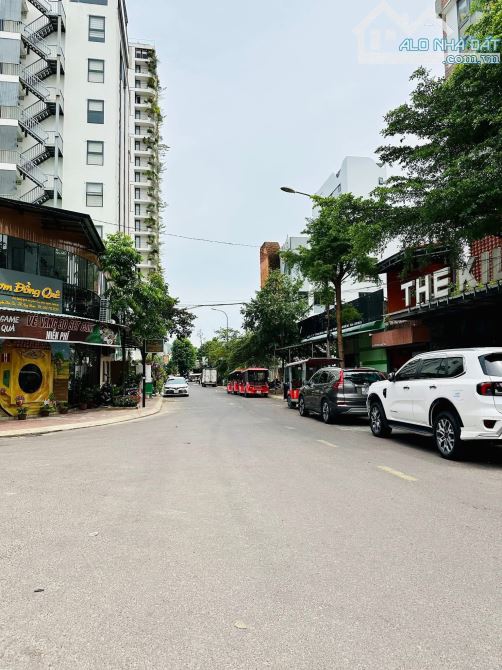 Bán lô đất mặt tiền khu Nguyễn thị Đinh - 1