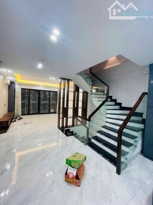 Cho thuê nhà MỚI ĐẸP KĐT Văn Khê 80m x 5 tầng thông sàn 26tr - 1