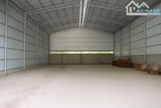 Cho thuê kho xưởng bãi 800m² kho xây dựng 520m² có điện 3 pha, nhánh đường Võ Văn Kiệt - 1