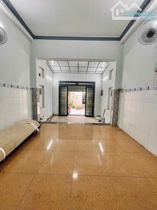 Nhà đẹp 4 tầng hẻm xe hơi gần ngã tư Bốn Xã - Bình Tân, giá cực tốt! - 1