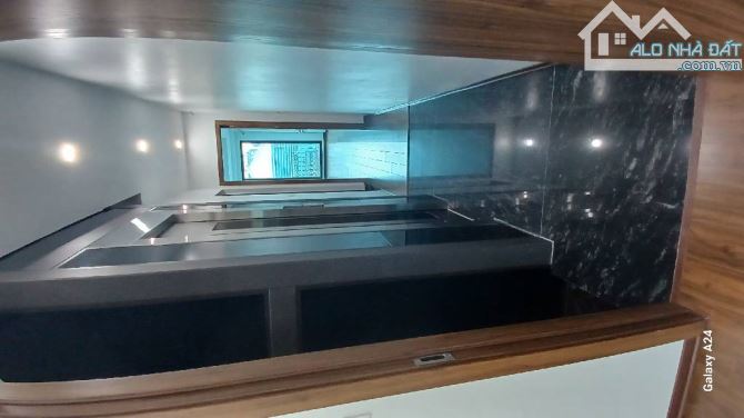 Nhà Lạc Long Quân 52m x 6 Tầng Thang Máy,  Ga RA, Đẳng Cấp Sống Giữa Lòng Hà Nội - 1