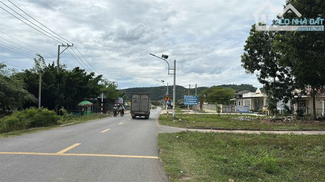 855m2 có 552m2 đất ở, ngang mặt tiền đường 24m , đường rộng 42m, tách được 4-5 nền - 1