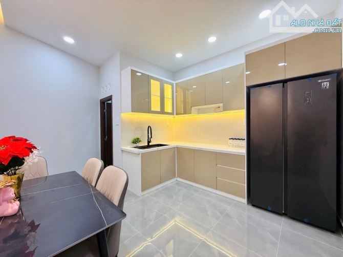 Bán nhà 1/ 40m2 đường Số 6, gần ngay ngã 5 Gò Vấp . 2 tầng, 2 phòng ngủ - 1