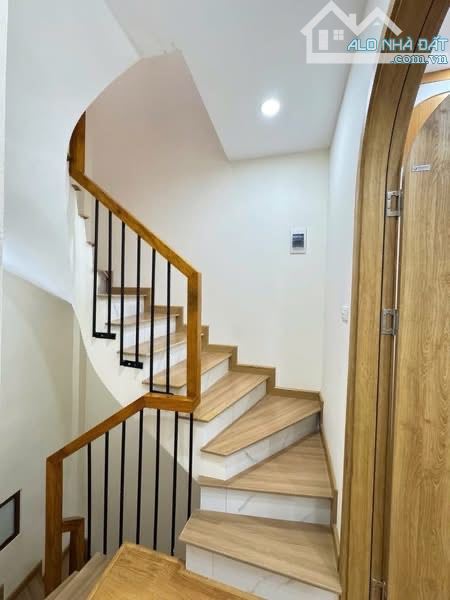 NHÀ ĐẸP FULL ĐỒ - VÀI BƯỚC RA PHỐ - ĐẦY ĐỦ CÔNG NĂNG - TRƯỚC NHÀ THOÁNG - SỔ VUÔNG ĐẸP NÉT - 1