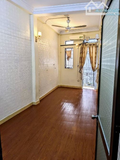 BÁN NHÀ THÁI THỊNH - 31M2 - 4 TẦNG - 3 GÁC VÀO TỚI CỬA - GIÁ CHỈ 6.X TỶ - 1