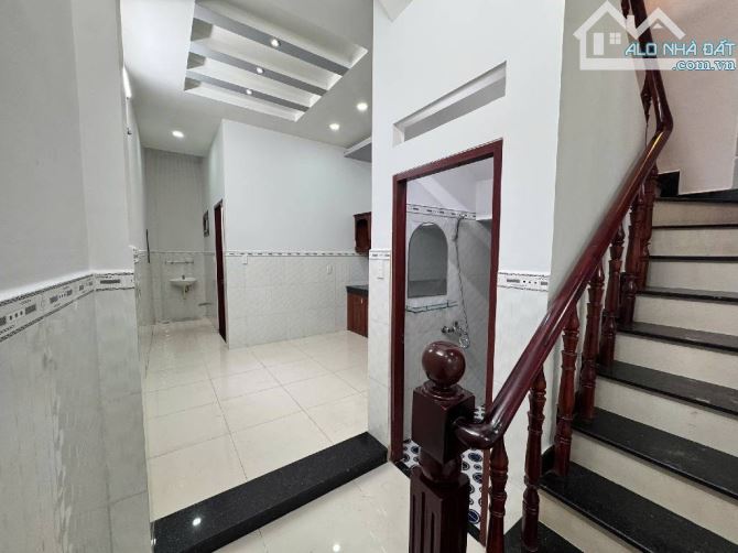 NHÀ 3 Lầu,mới keng vô ở liền,60m2,ngay Nguyễn Sơn-5tỷ - 1