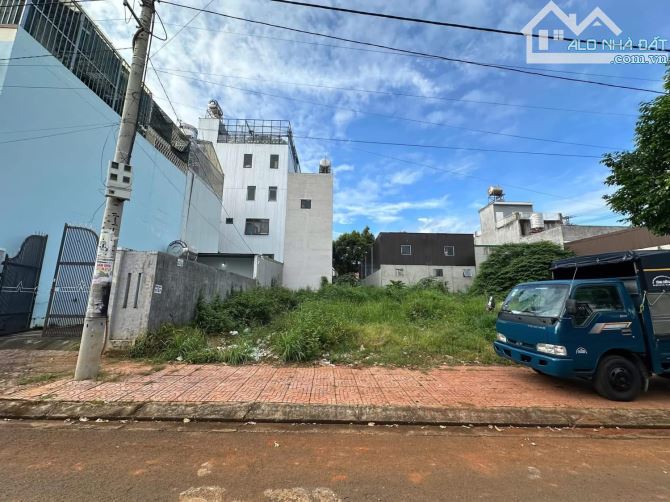 BÁN ĐẤT KHU ĐẤU GIÁ PHAN BỘI CHÂU. DT: 5x20M. GIÁ: 3 TỶ 970 TRIỆU - 1