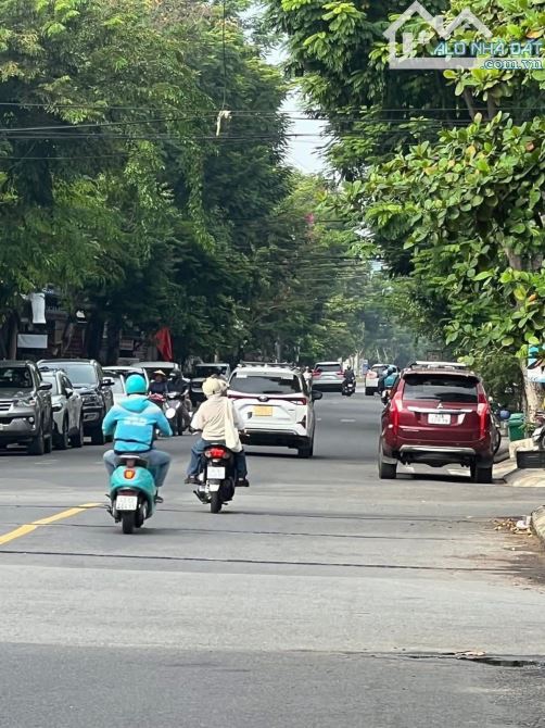 Bán nhà 3 tầng đường 10,5m Trần Nguyên Đán: DT 94m2 giá 7,5 Tỷ - 1