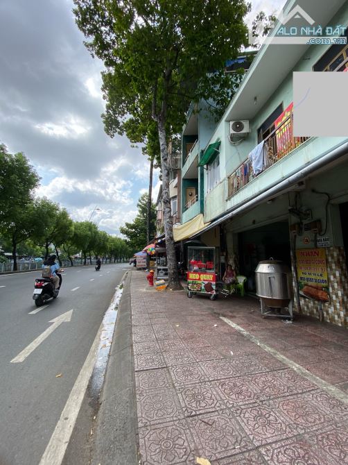 Bán Nhà MT Ngay Hoàng Sa, Phường 9, Q.3 DT: 8x20 CN:200m2 KC: Trệt Giá: 19 Tỷ - 1