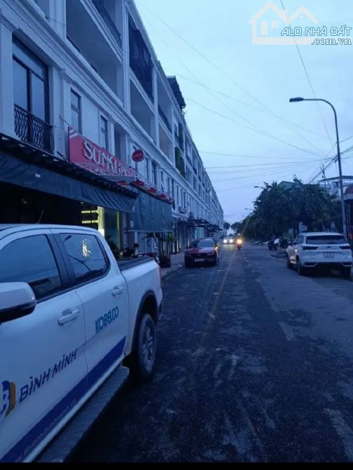 TOÀ CĂN HỘ 7 TẦNG MẶT TIỀN PHÚ LỘC 22 - CÁCH BIỂN 200M - 1