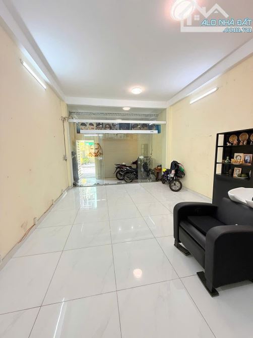 HẺM 5M ĐỒNG ĐEN - NGANG 4,5m P.14 TÂN BÌNH - NHÀ 3 TẦNG MỚI - 6.4 tỷ - 1