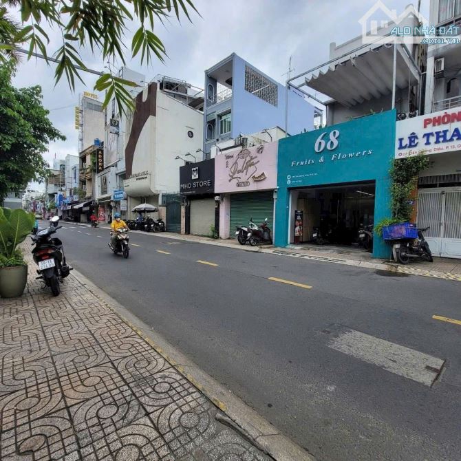 BÁN NHÀ MT TRẦN QUANG DIỆU P.14 Q.3 DT:11X11M. CN 144M2 GPXD HẦM,7 LẦU HĐT 135TR/TH 48 Tỷ - 1