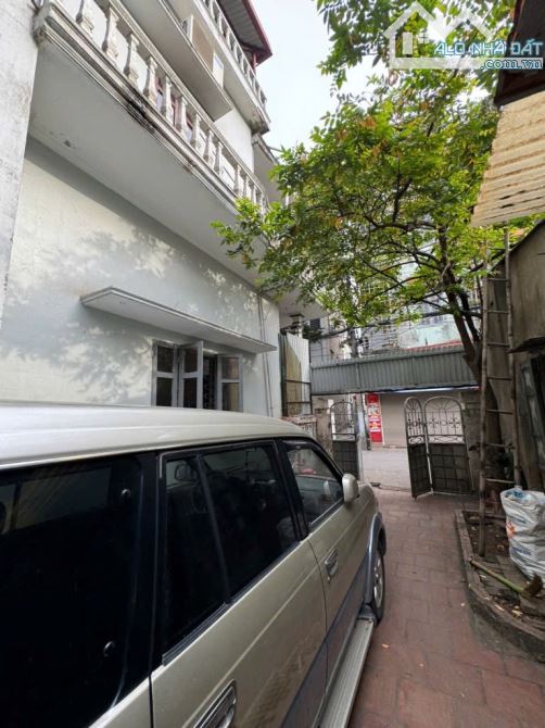 Bán đất tặng nhà 2 tầng cũ phố ngọc thuỵ khai sơn gần trường pháp ,ô tô thông  kinh doanh - 1