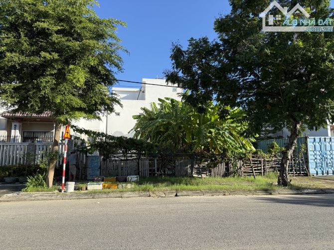 ❌ Chủ cần bán lô biệt thự đường 10m5 Nguyễn Đình Hoàn diện tích 150m2 + 270m2 vị trí vàng - 1