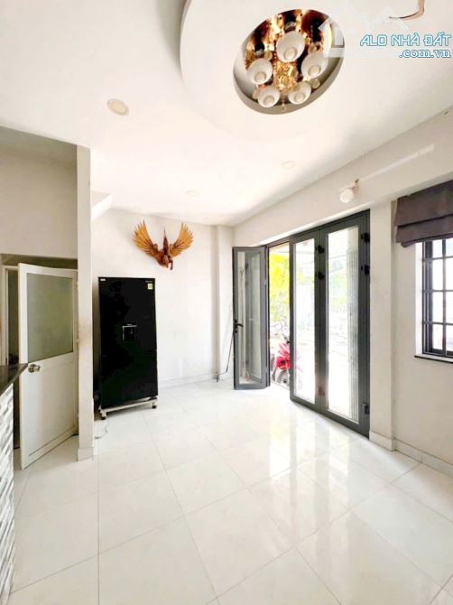 Nhà lầu SHHC HXH 7m 564 Nguyễn Duy P10Q8 - 1