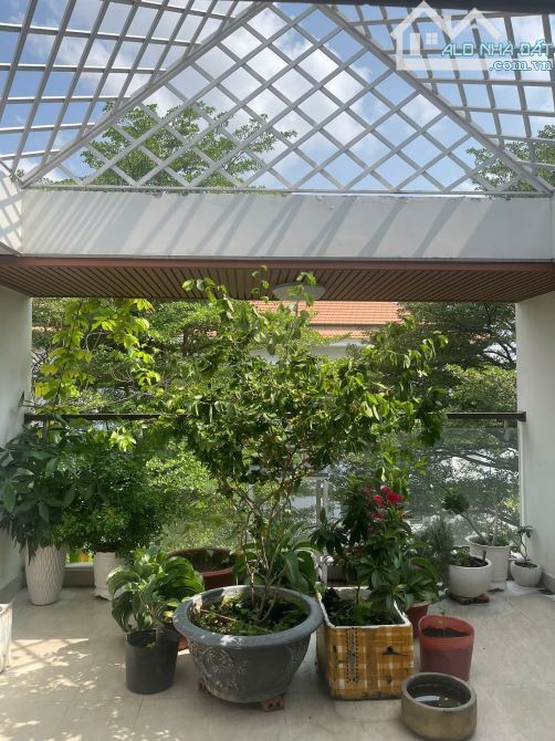 HIẾM- VIP -Giá tốt nhất-HẺM 8M CMT8- CHỈ 8,8 TỶ- DT đẹp 60m2- 3 tầng ở ngay- chỉ có1 căn d - 1