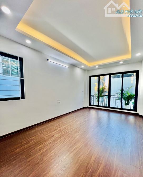 1 Căn Độc Lập - Lô Góc - Thang Máy - Ngõ Nông Thoáng - Lõi Quận Đống Đa - 1