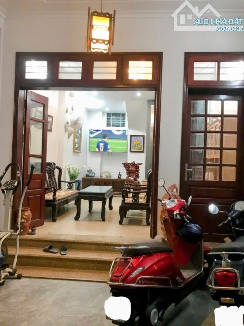 Chính chủ bán nhà riêng ngõ 106 đường Cầu Giấy - Hà Nội diện tích 42m, 6 tầng thang máy - 1