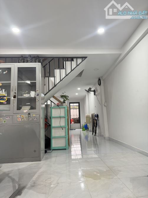 Bán nhà Âu Dương Lân Quận 8, 43m2, 2 tầng, nhà còn mới ở ngay. - 1