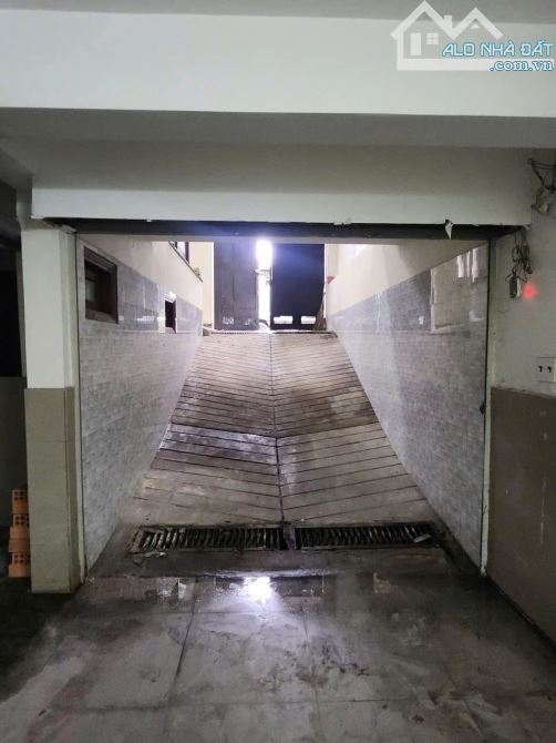 - NHÀ 4 TẦNG - MẶT TIỀN - VỊ TRÍ ĐẮC ĐỊA - KHU TRUNG SƠN  - 120M2 (6X20M) - 6PN, 5WC - PHÙ - 1