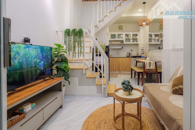Nhà Trần Hưng Đạo Q1 -16.6m2- 1 Trệt 2 Lầu - Hợp kinh doanh/ cho thuê