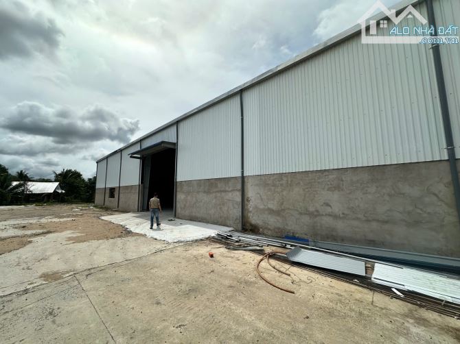 Cho thuê kho xưởng 1000m2, mặt tiền TL824, Lương Bình, Bến Lức, Long An - 1
